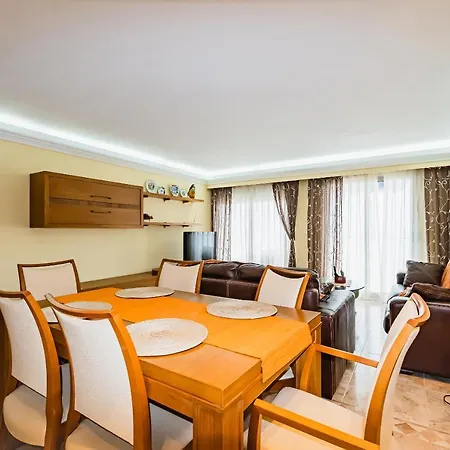 Apartment Am *